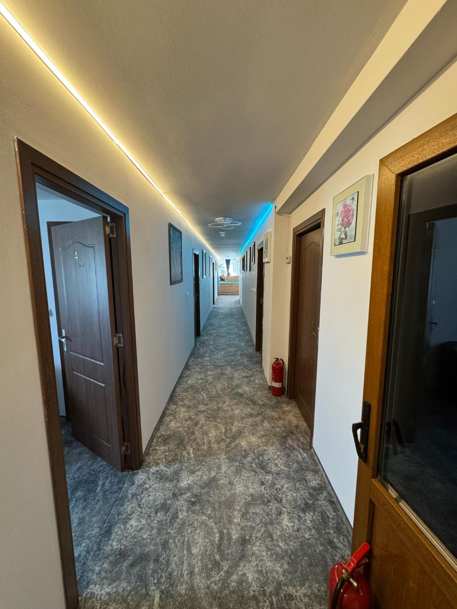 Hotel Imperium Caracal Exterior photo