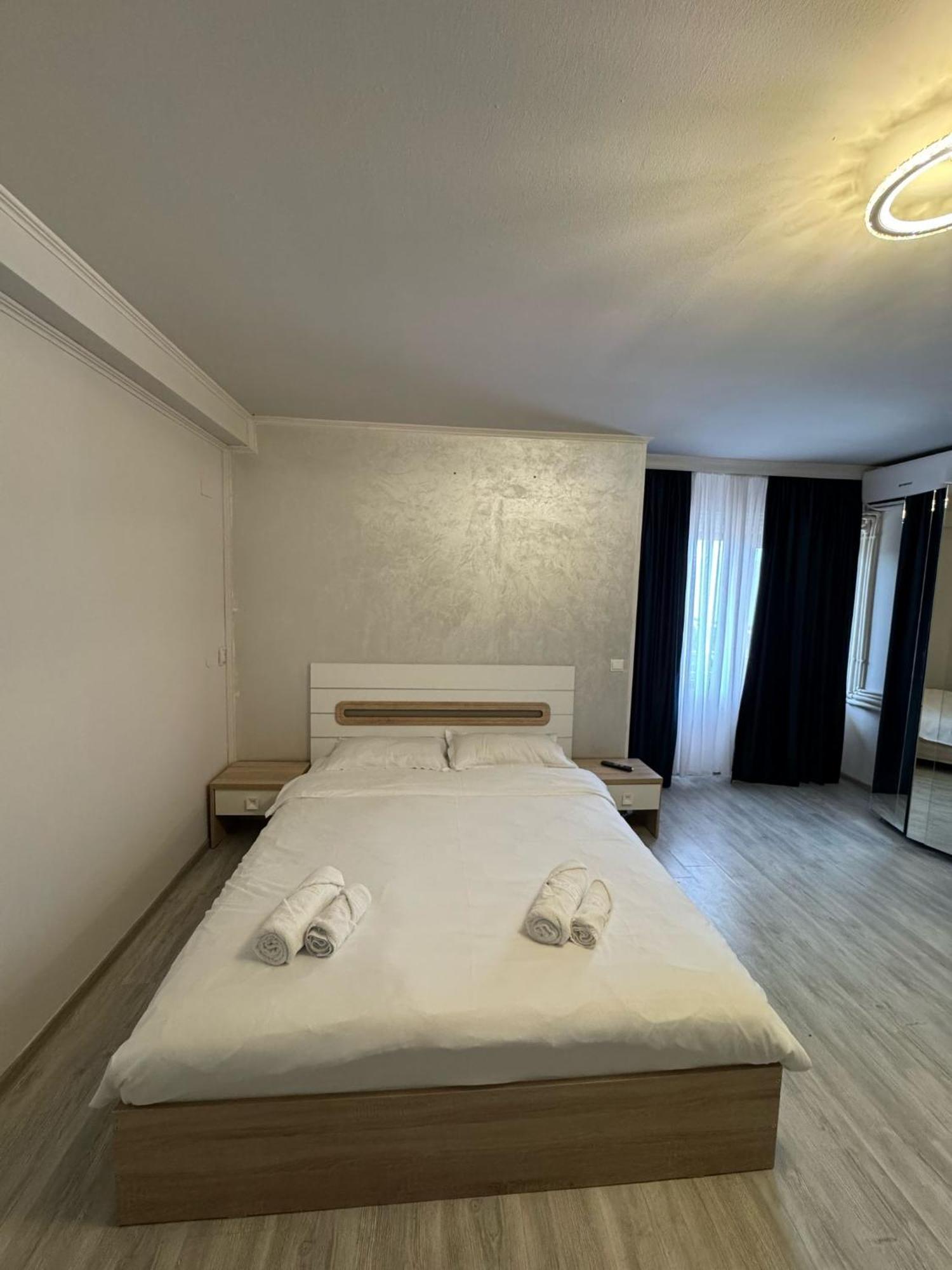 Hotel Imperium Caracal Exterior photo