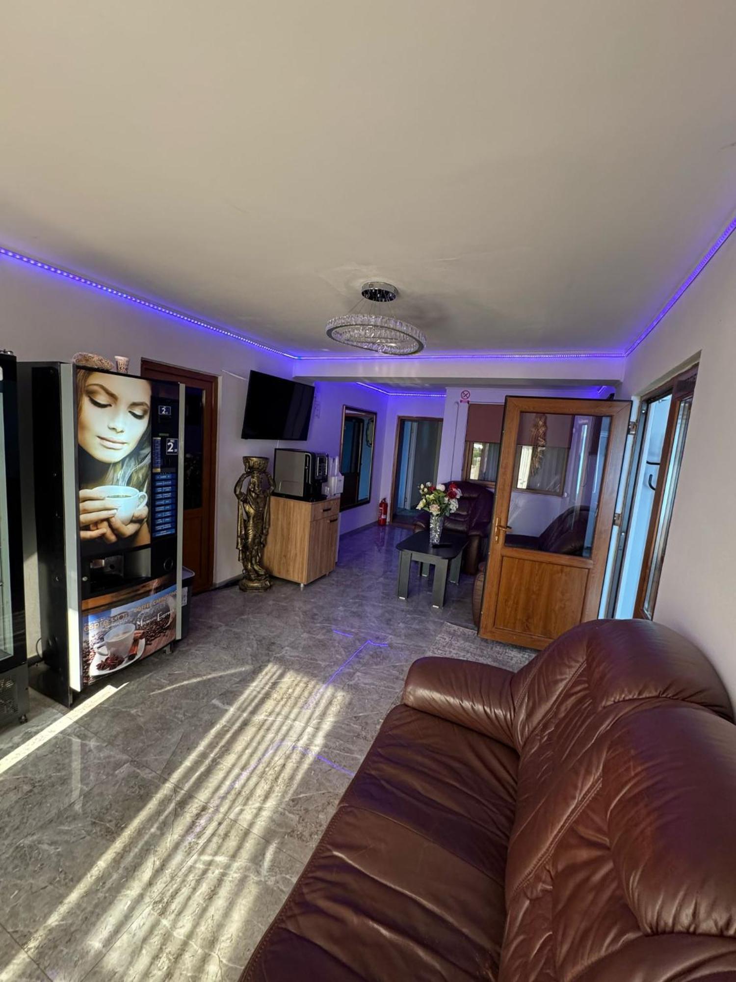 Hotel Imperium Caracal Exterior photo