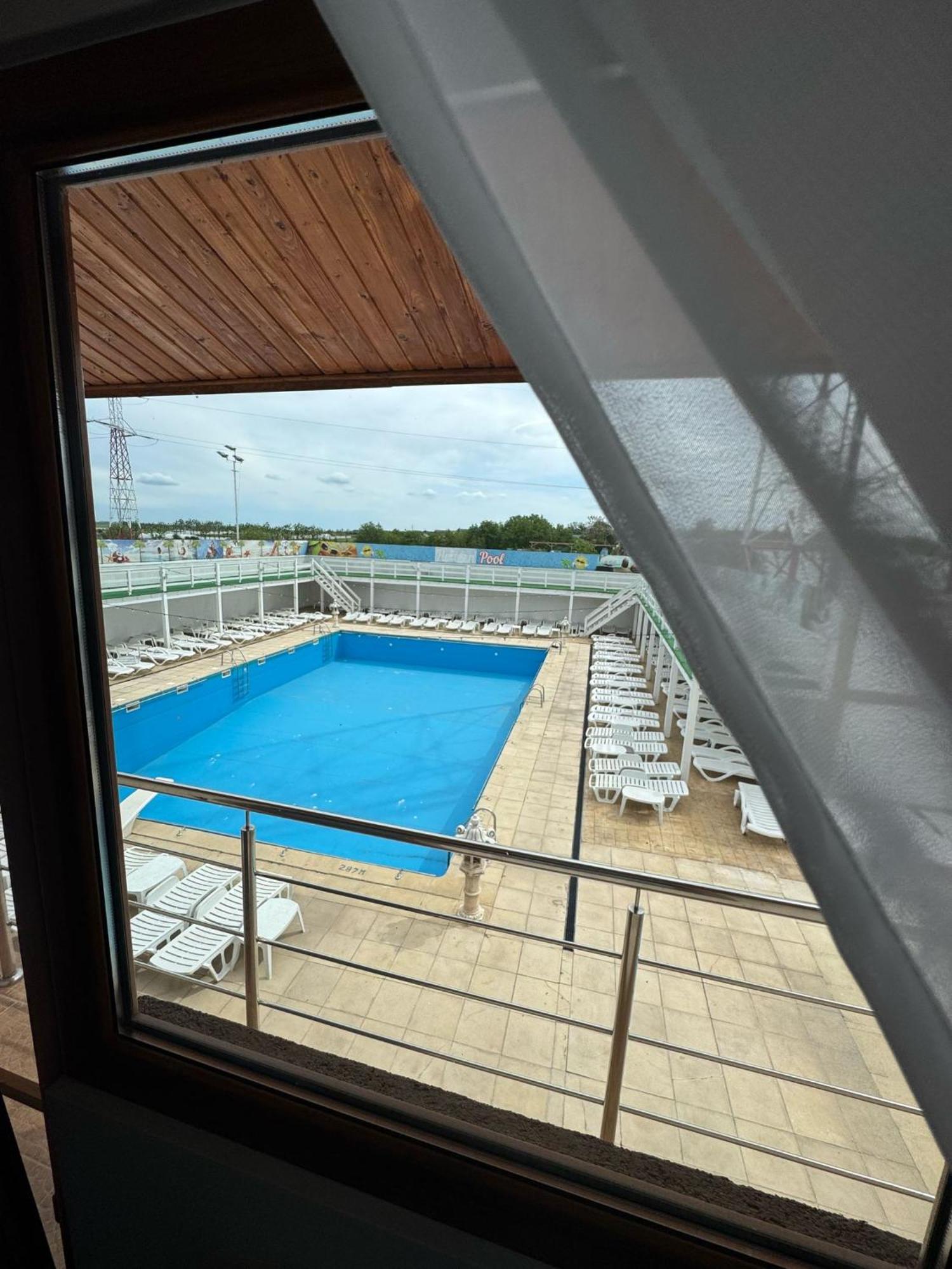 Hotel Imperium Caracal Exterior photo