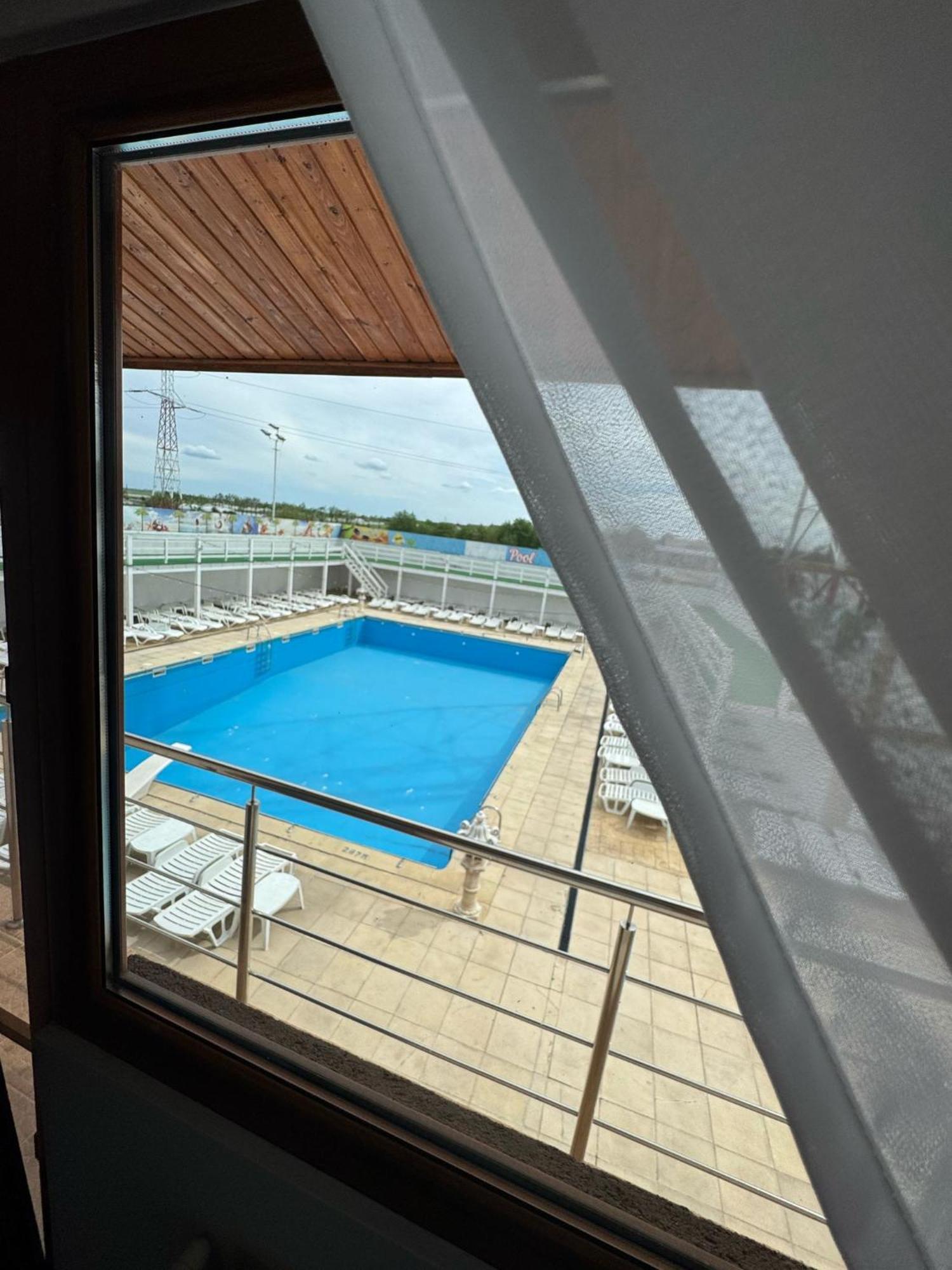 Hotel Imperium Caracal Exterior photo